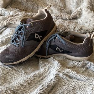 Women’s On Cloud Running Shoes (6.5)